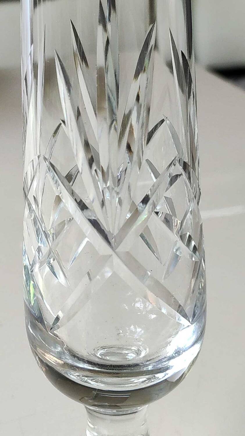 Crystal soliflore vase. Crisscross/leafy patterns. High 24 cm
