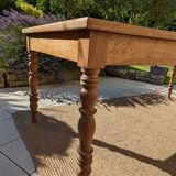 Farm table