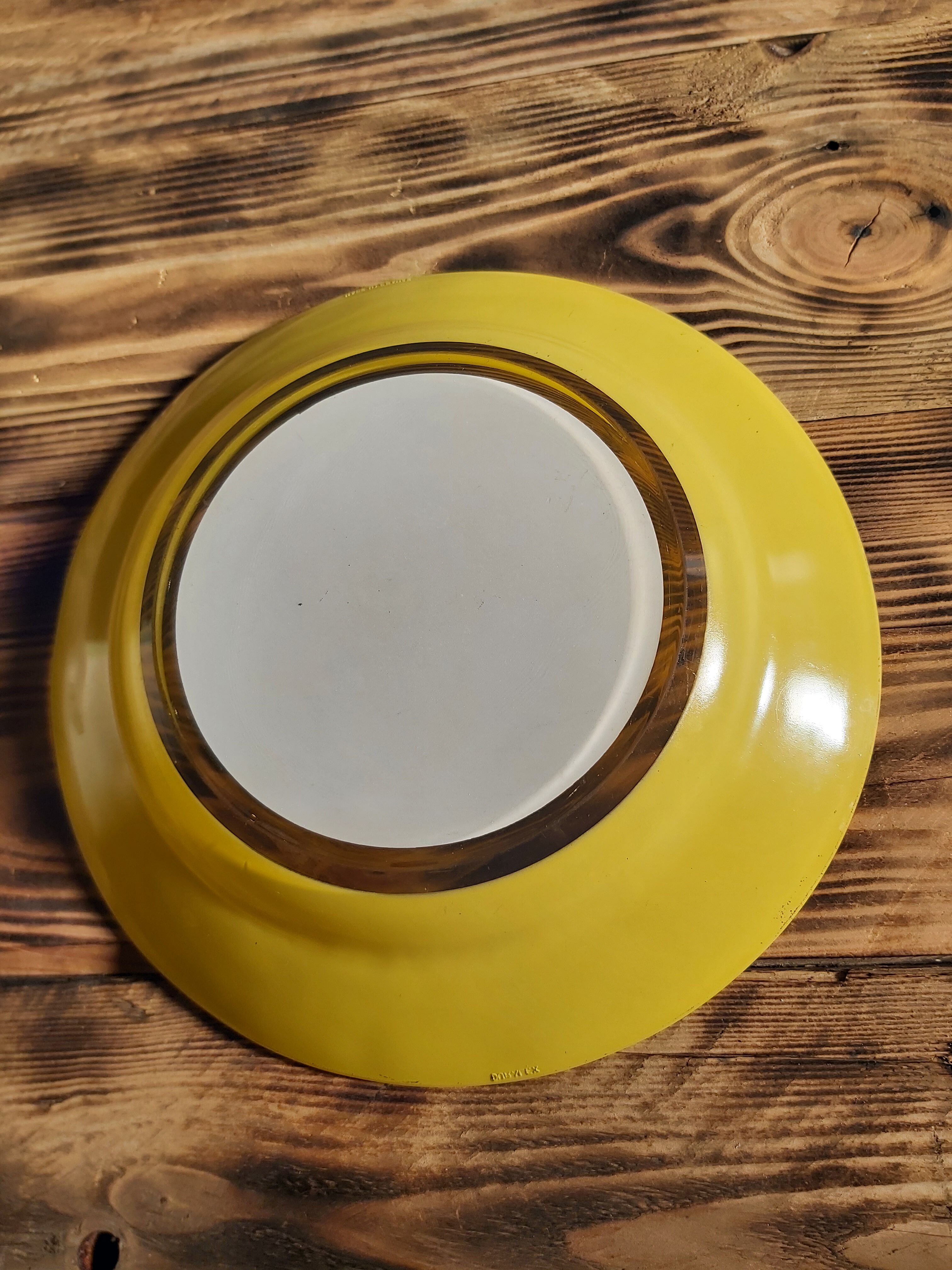 4 Duralex hollow plates