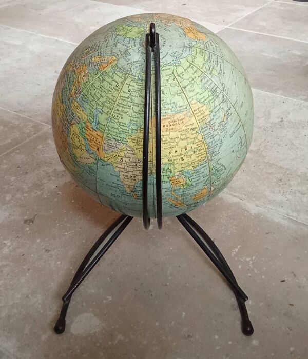 Ancien globe terrestre mappemonde Girard et Barrère