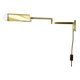 Grande applique murale de style stilnovo omi de 77 cm avec bras pivotant en laiton et verre acrylique, italie des années 1970