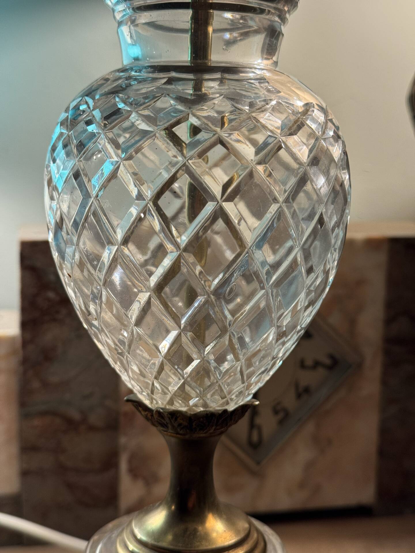 Vintage table lamp in brass and cut glass – Art Deco / Neo style