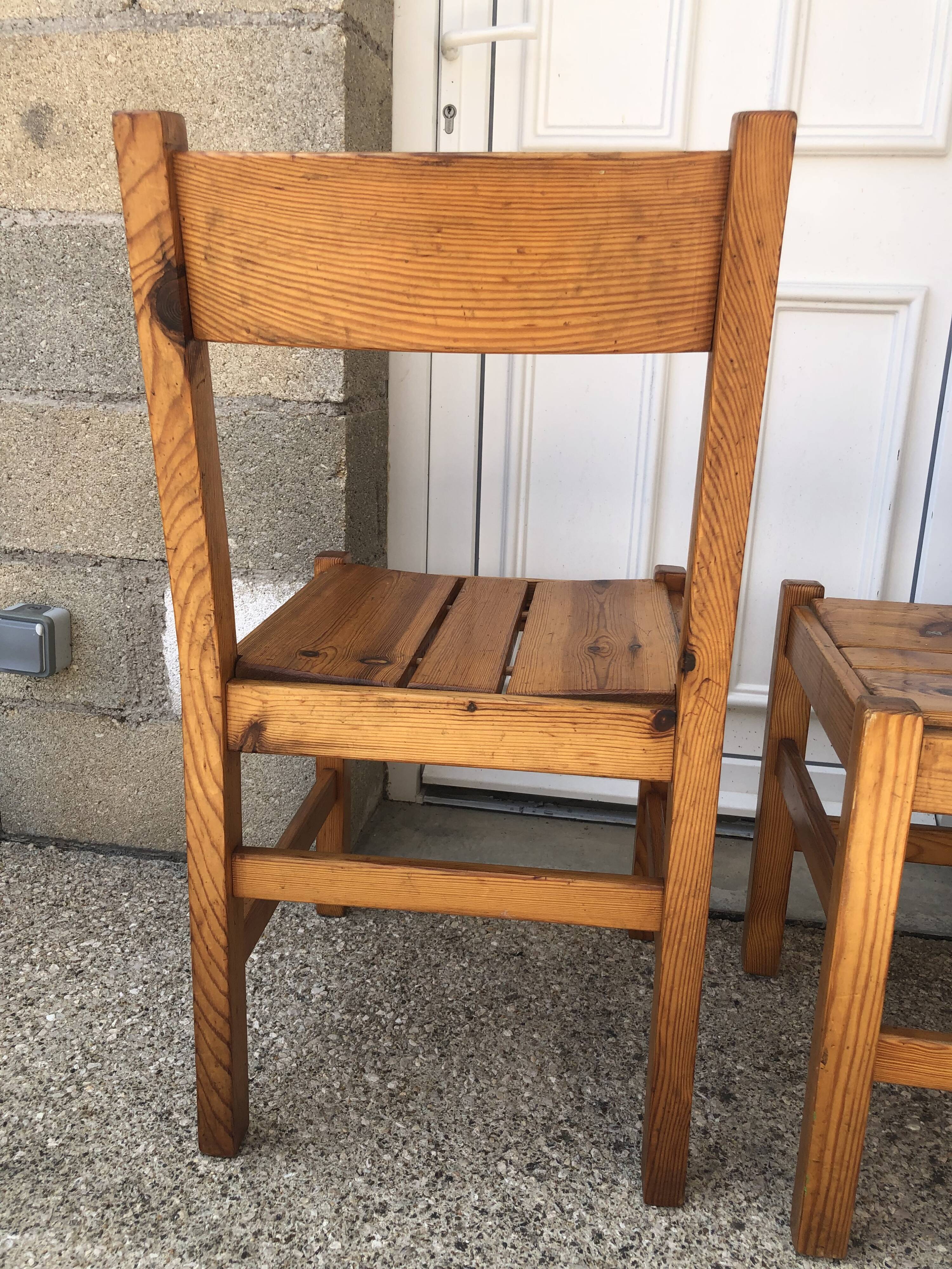 Pair of chairs fir