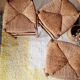 Set of 4 rustic chairs in solid oak and straw.