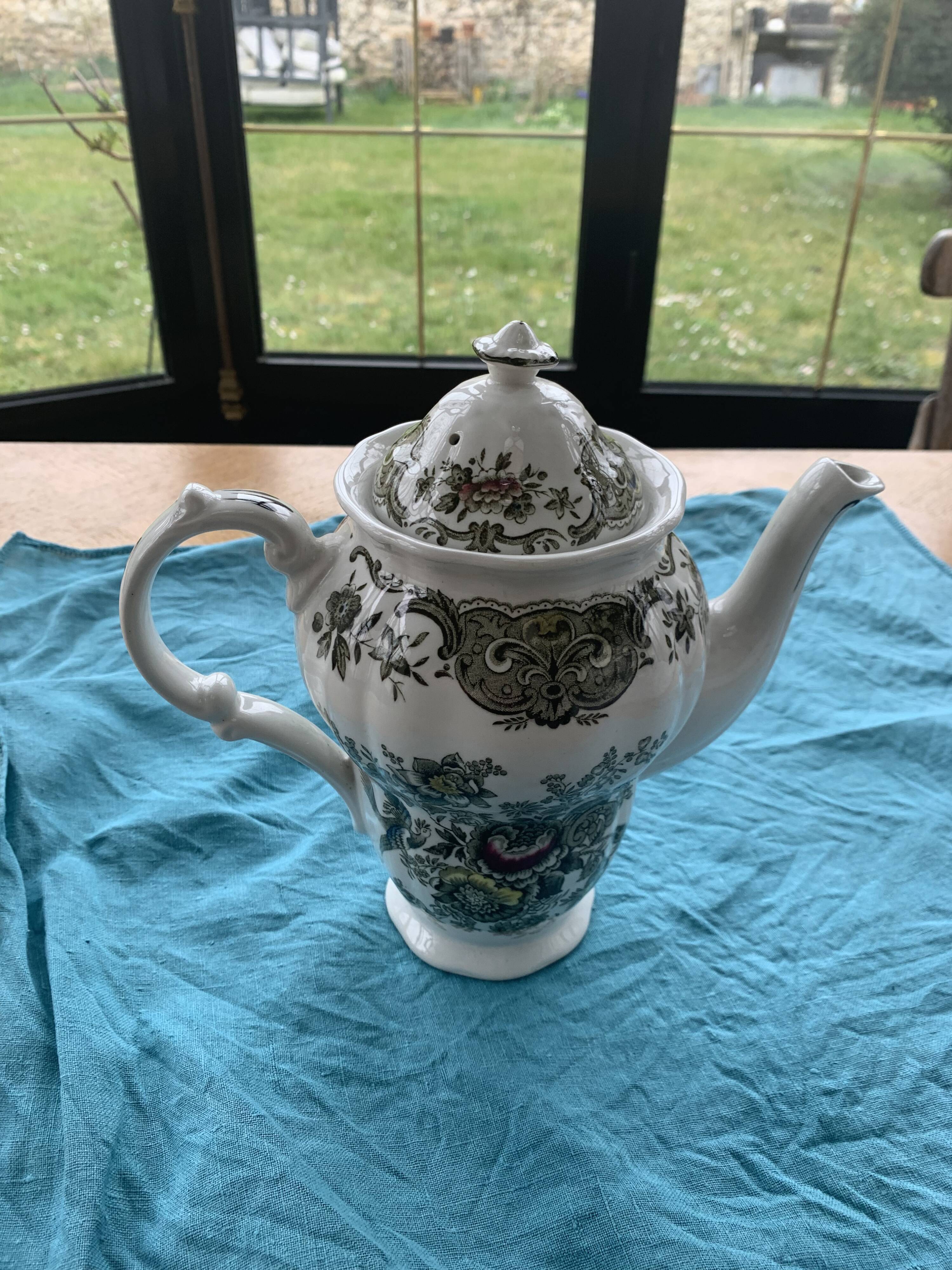 Coffee maker ridgway is 1792 staffordshire england model Windsor