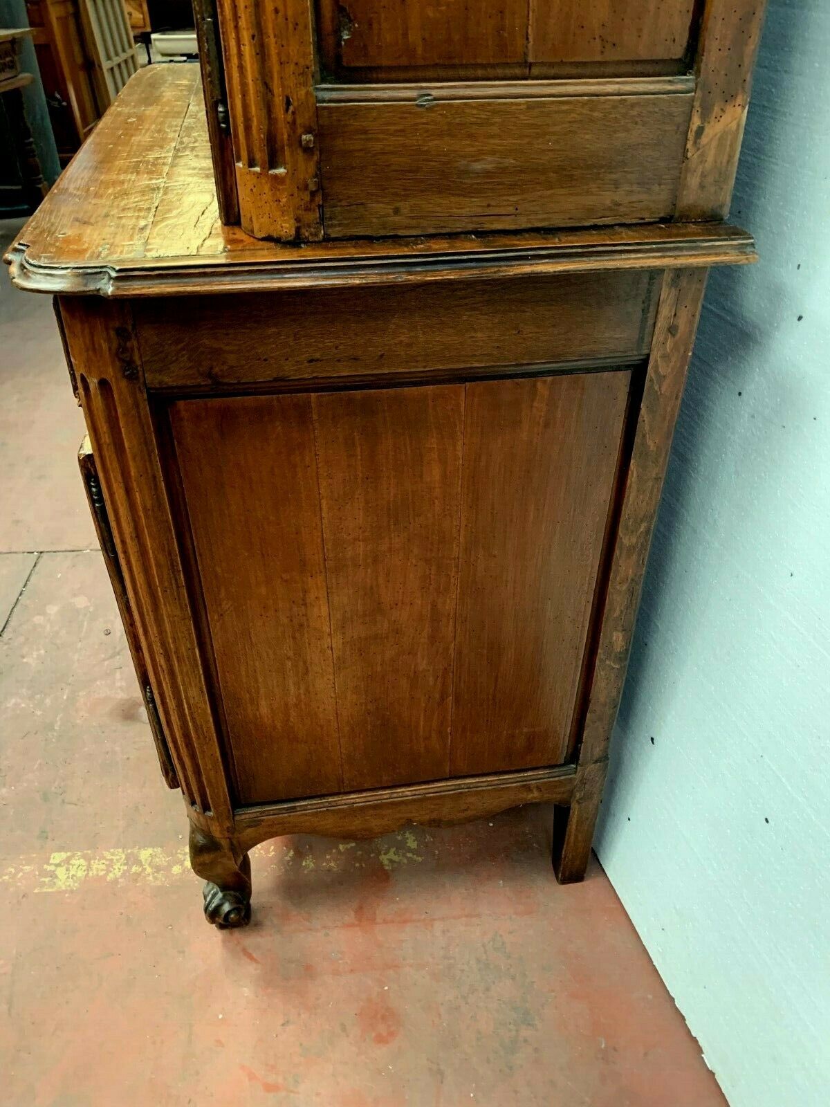 Buffet 2 body Louis XV walnut