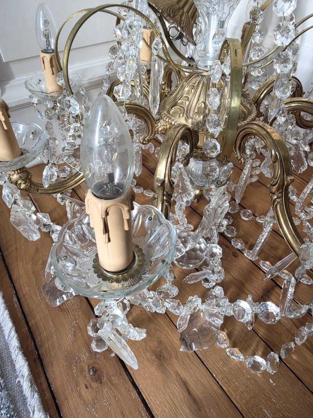 Large butterfly chandelier in glass and gilded metal - Louis XV style