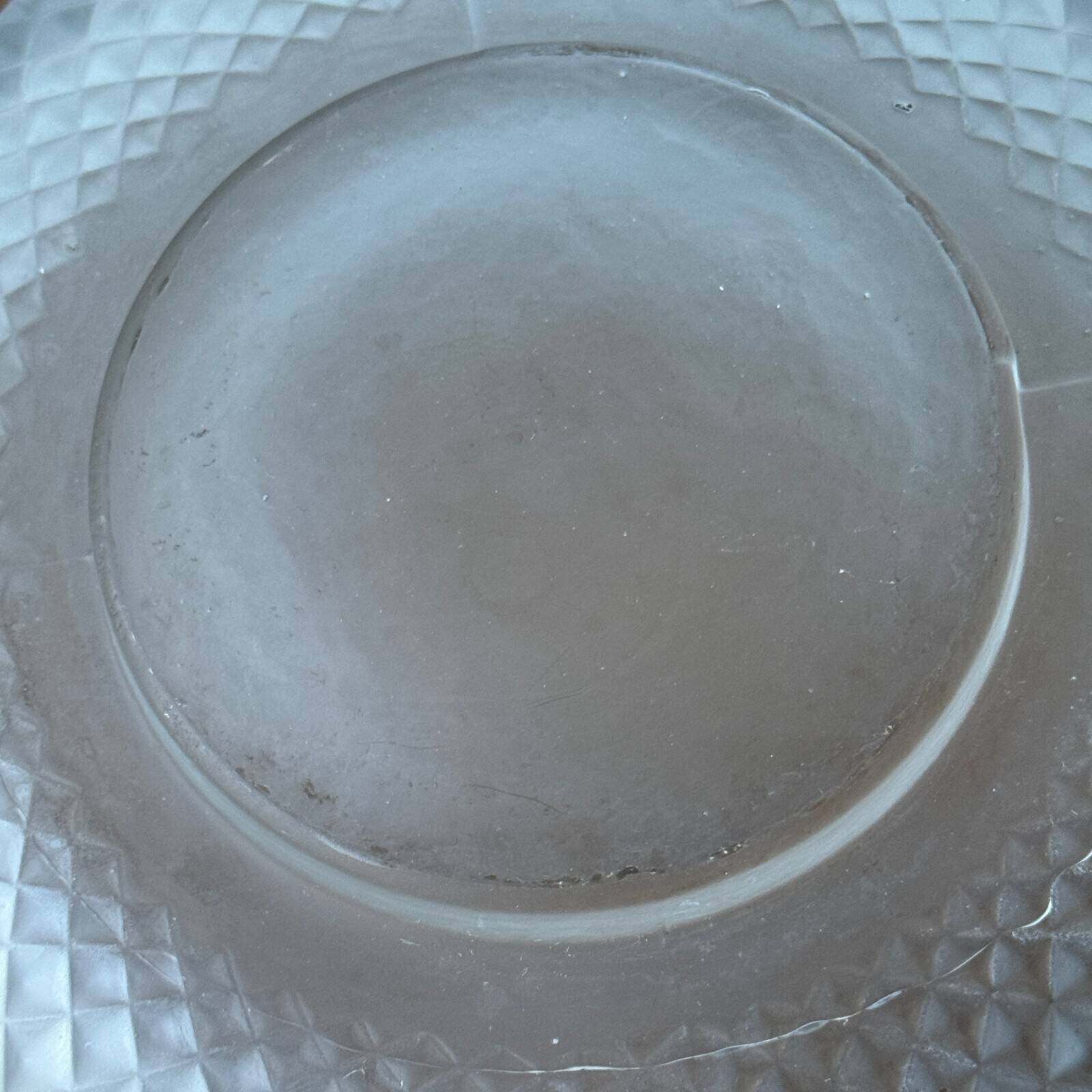 Art Deco bowl, 1930, in pressed molded glass, decorated with a woman and fruit