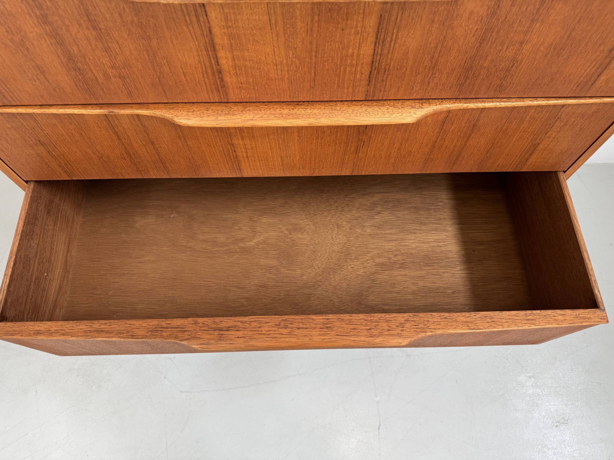 Vintage chest of drawers from Austinsuite, design by Frank Guille, 1960s.