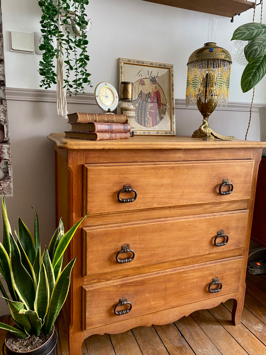 Vintage wooden chest of drawers