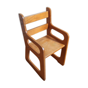 Chaise en bois pour enfant