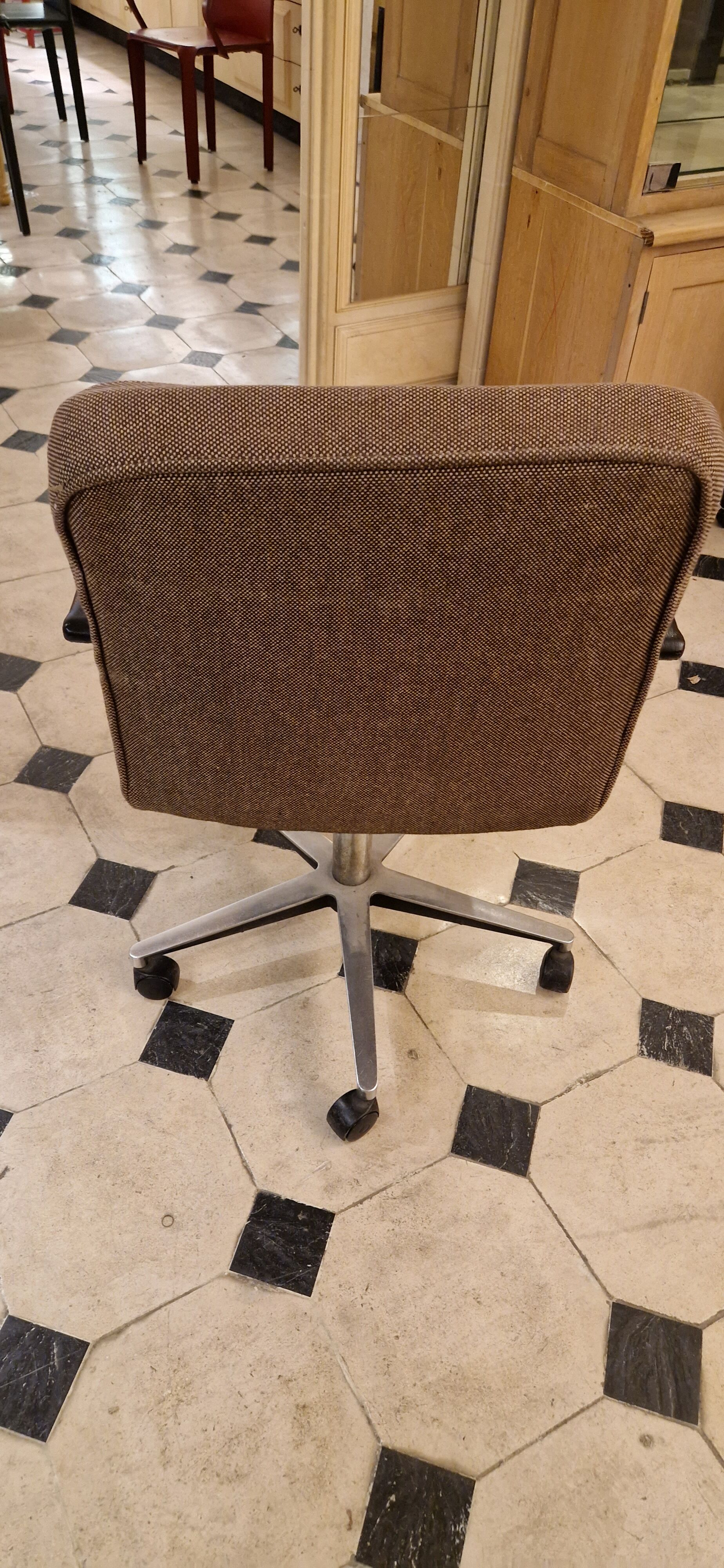 Vintage office chair from the 1970s.