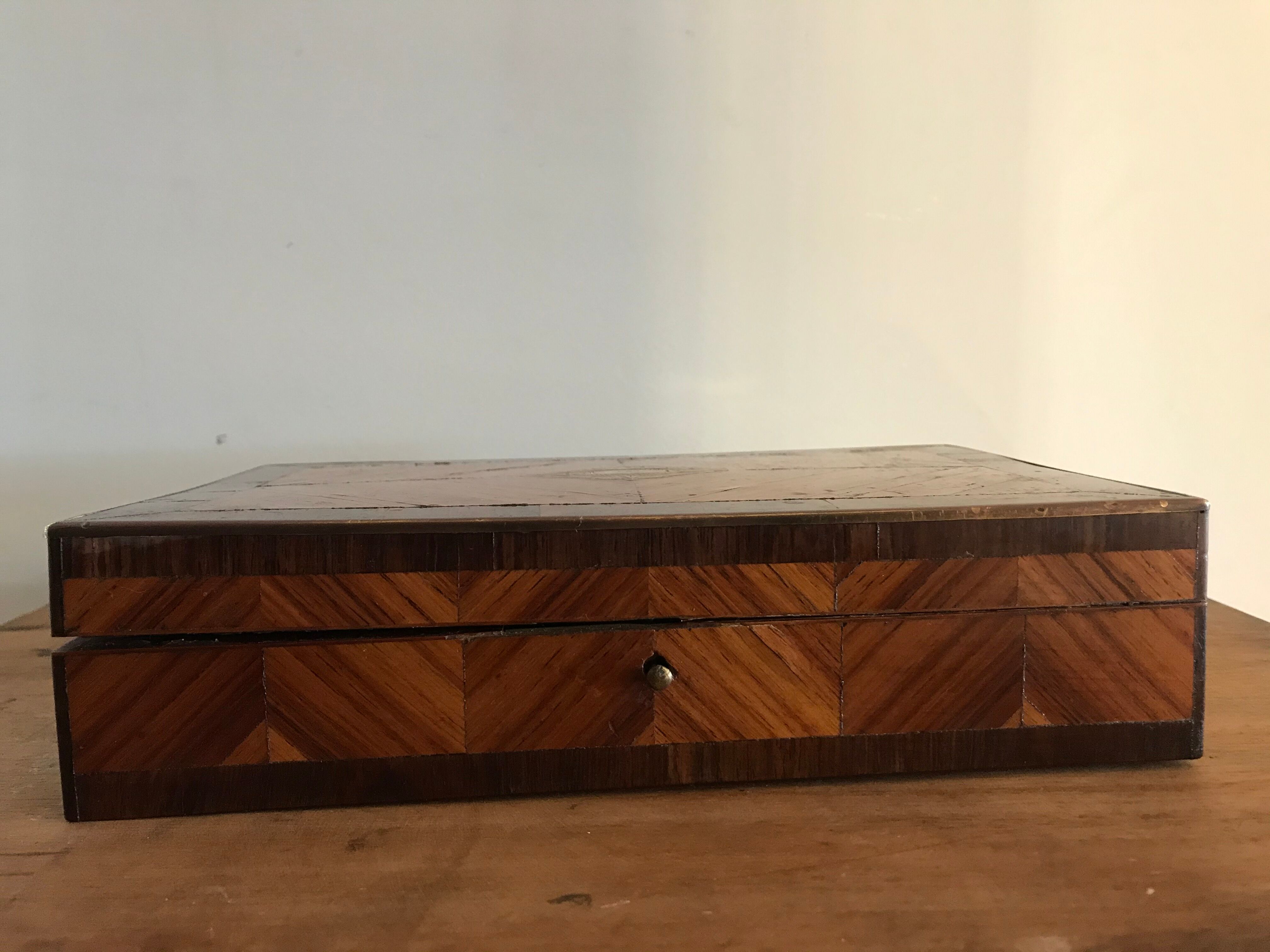 Box in marquetry