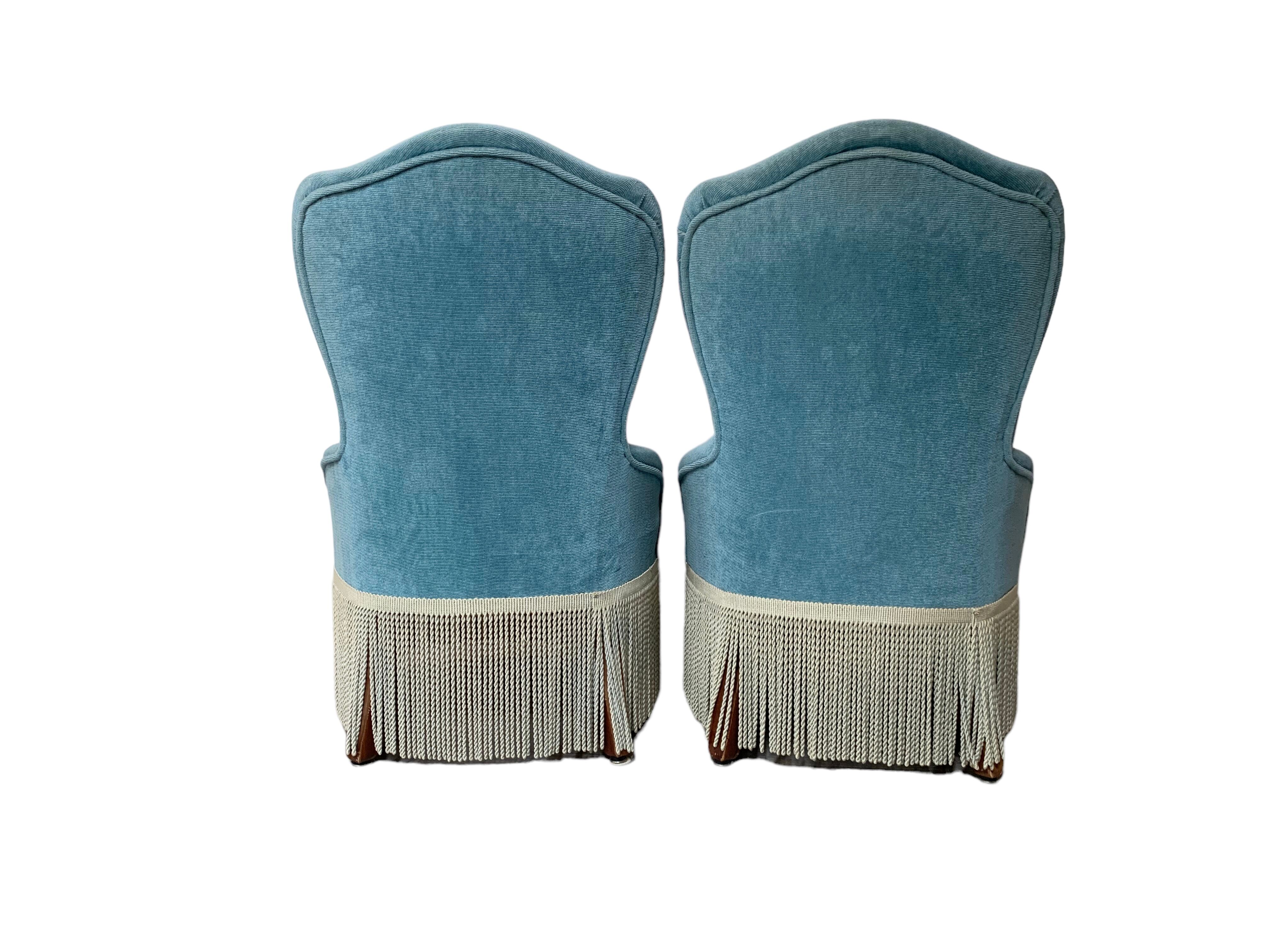 Paire de fauteuils crapaud velours bleu 1970