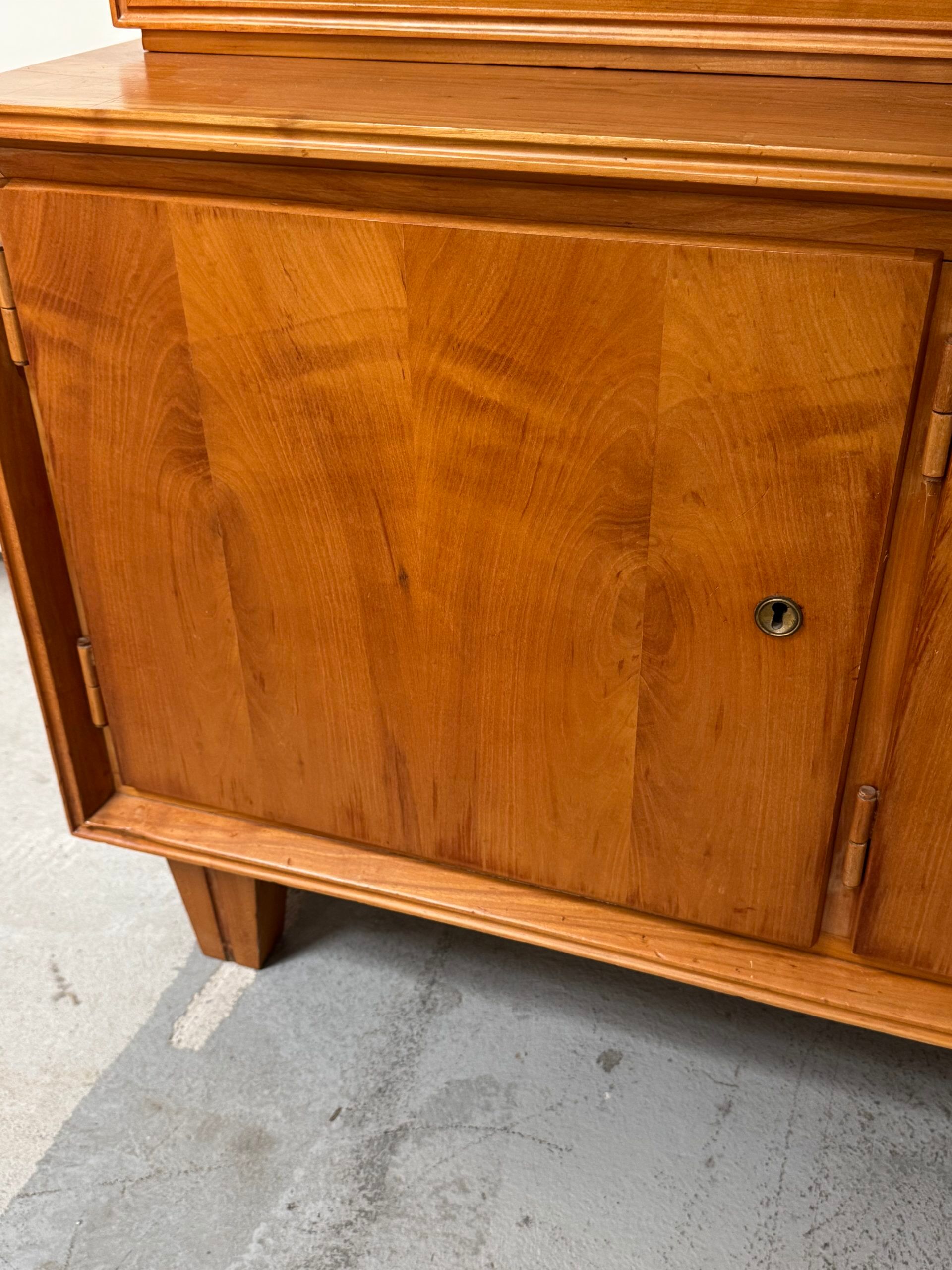 Display cabinet