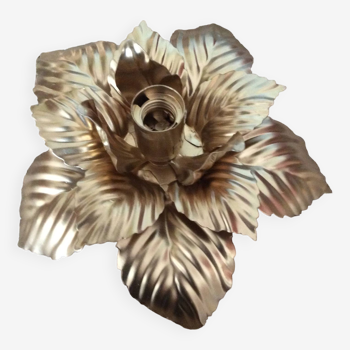 Gold metal flower wall light