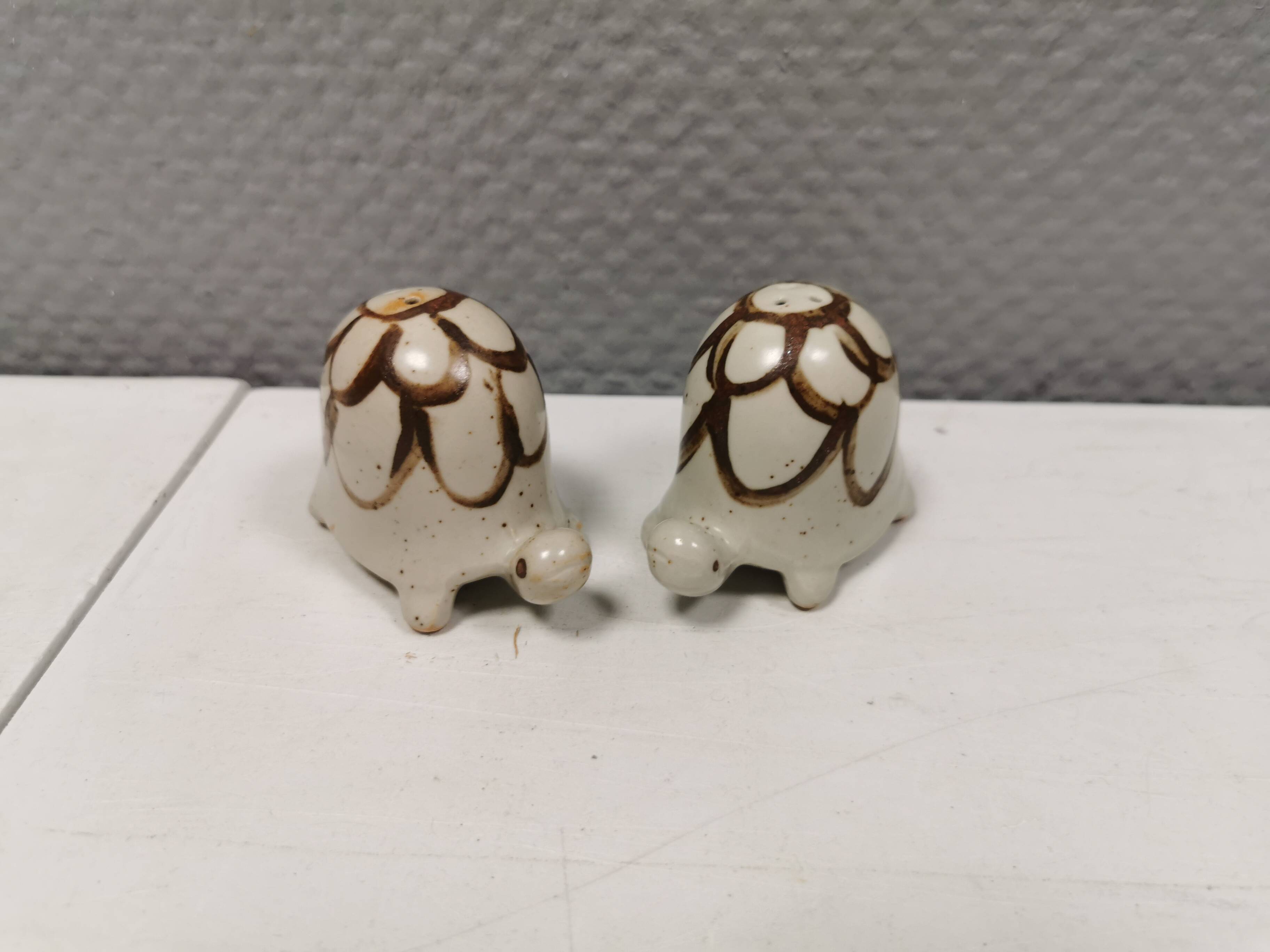 Ceramic turtles as salt and pepper sets made for Danish Søholm 1970-1980s.