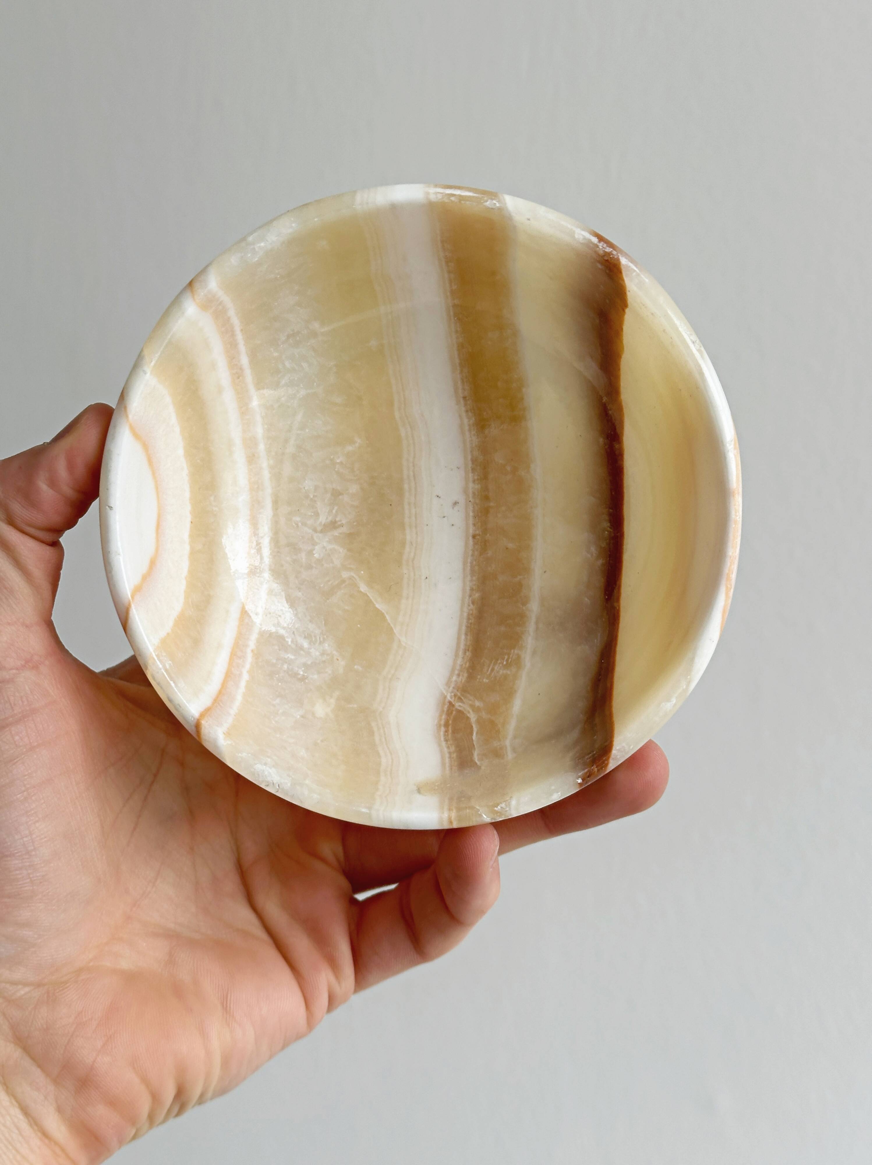Bowl, alabaster pocket bowl with lid
