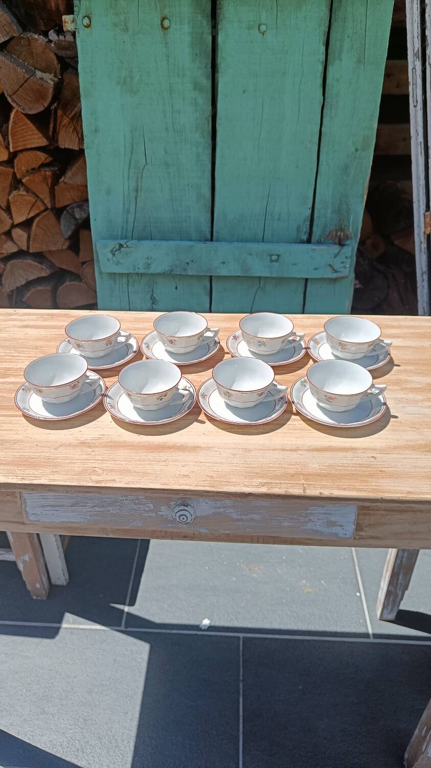 Floral porcelain cups