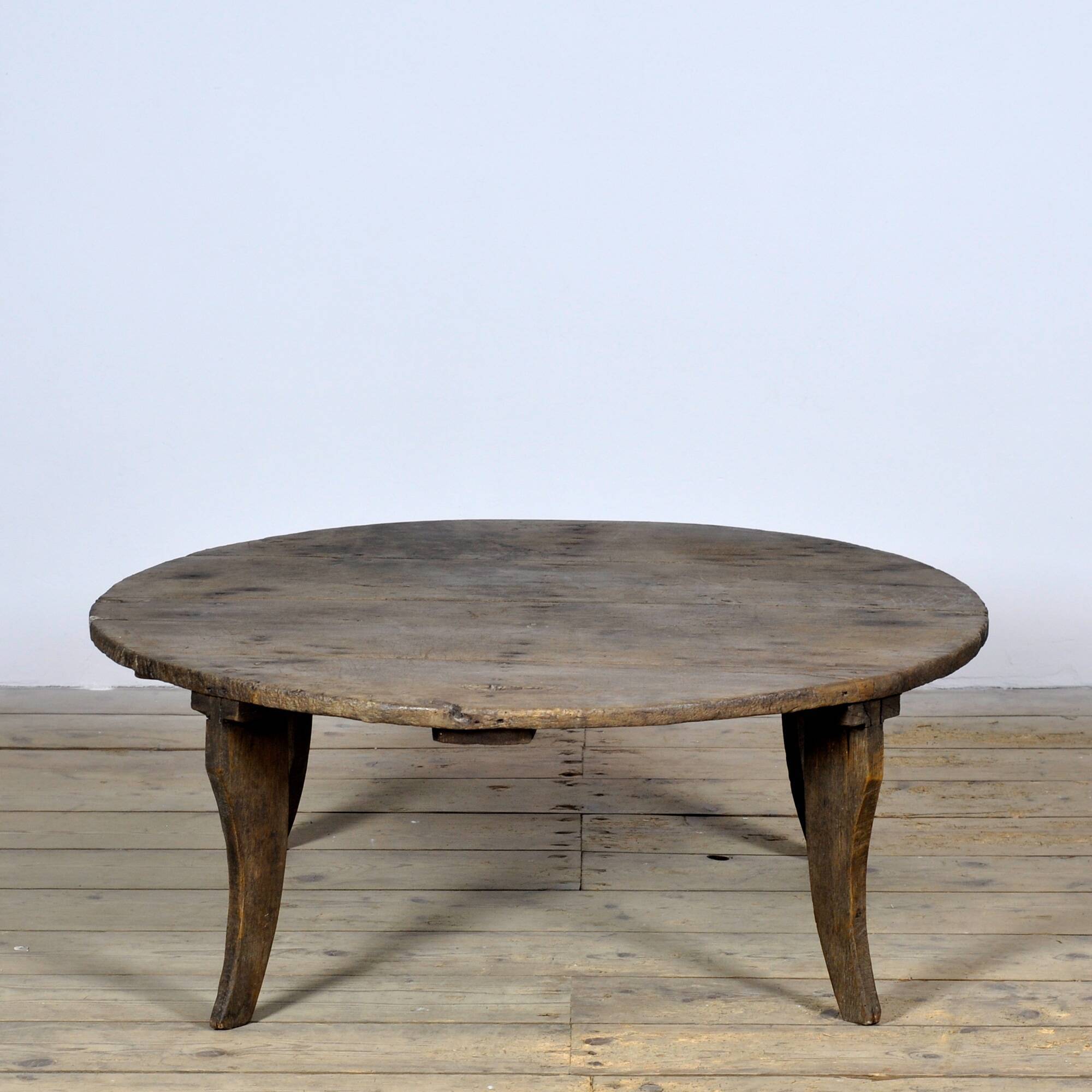 Petite table basse, vers 1920