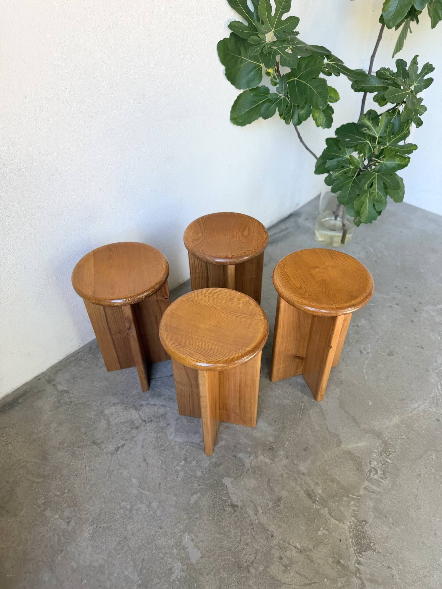Set of 4 oak stools from the 1950s, constructivist style.