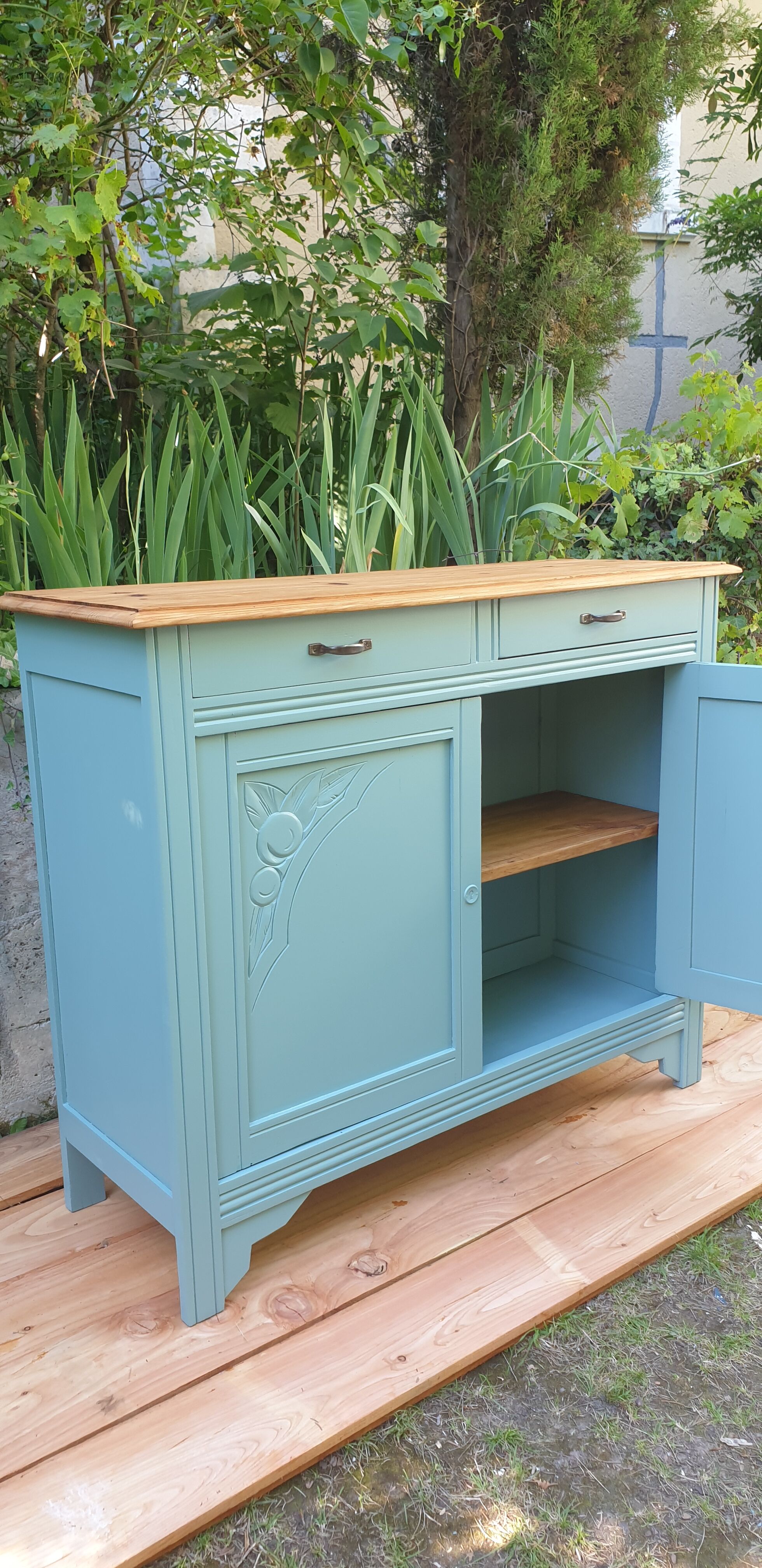 Green art deco buffet