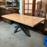 Solid wood table with Mikado legs