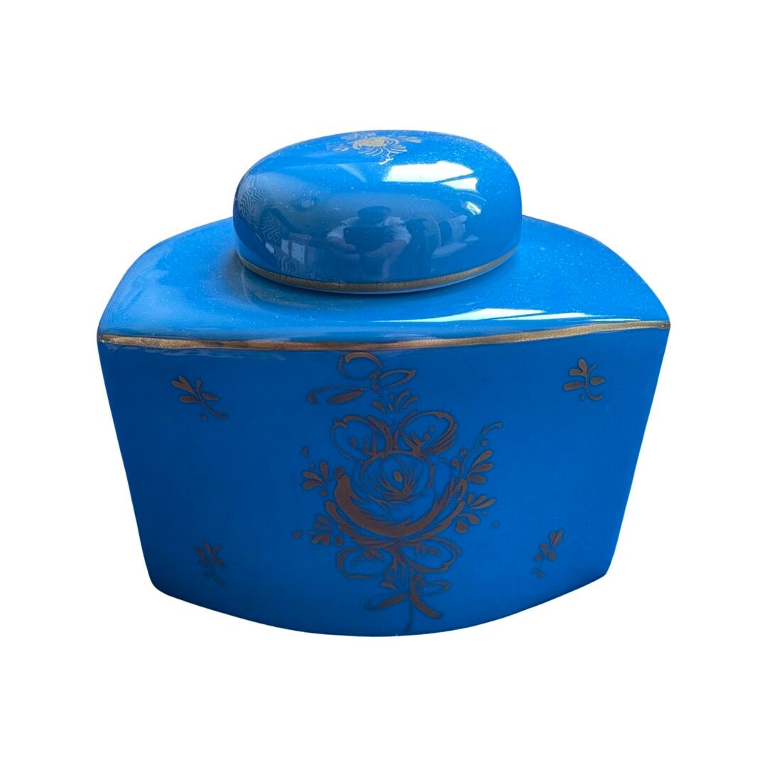 Snake porcelain inkwell with hand gold decoration