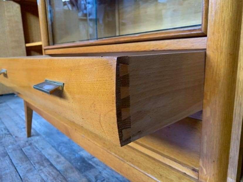 Enfilade moderniste en chêne longueur 197 vintage 1950 pieds compas