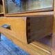 Enfilade moderniste en chêne longueur 197 vintage 1950 pieds compas
