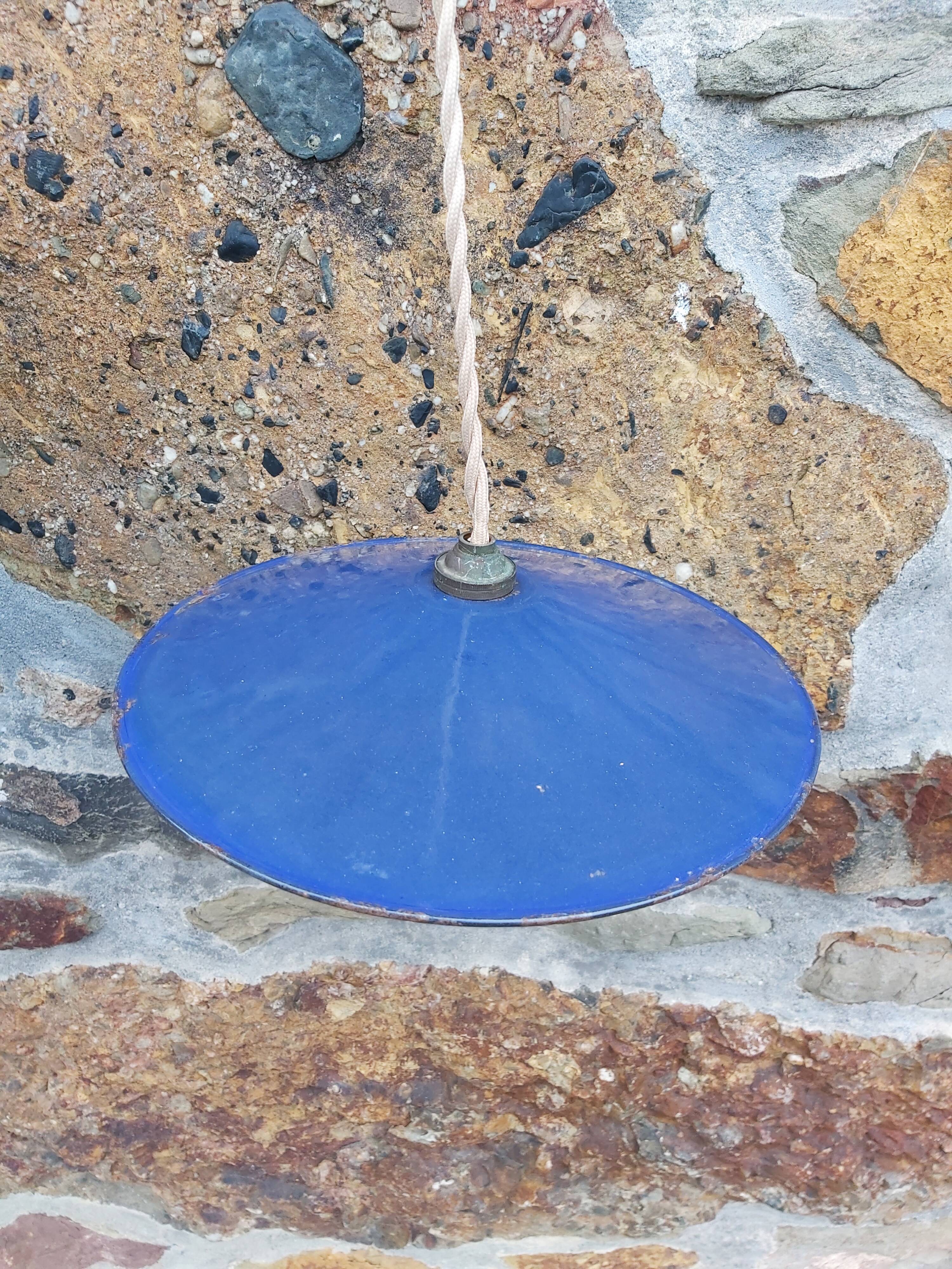 Set of 3 blue enamelled industrial suspensions