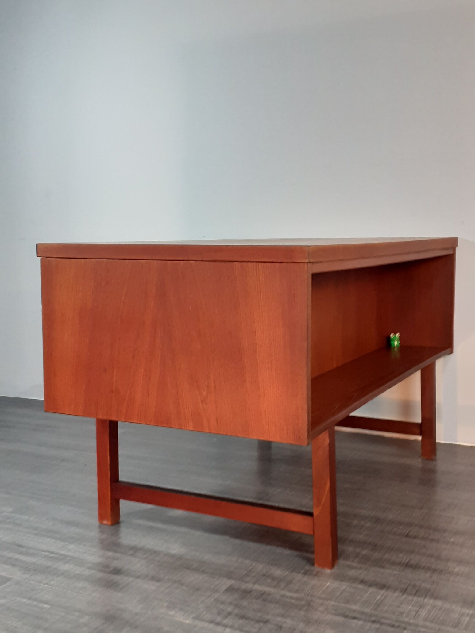Small danish vintage desk in 1960s teck