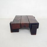 Table basse brutaliste en bois massif du milieu du siècle, Pays-Bas, années 1970