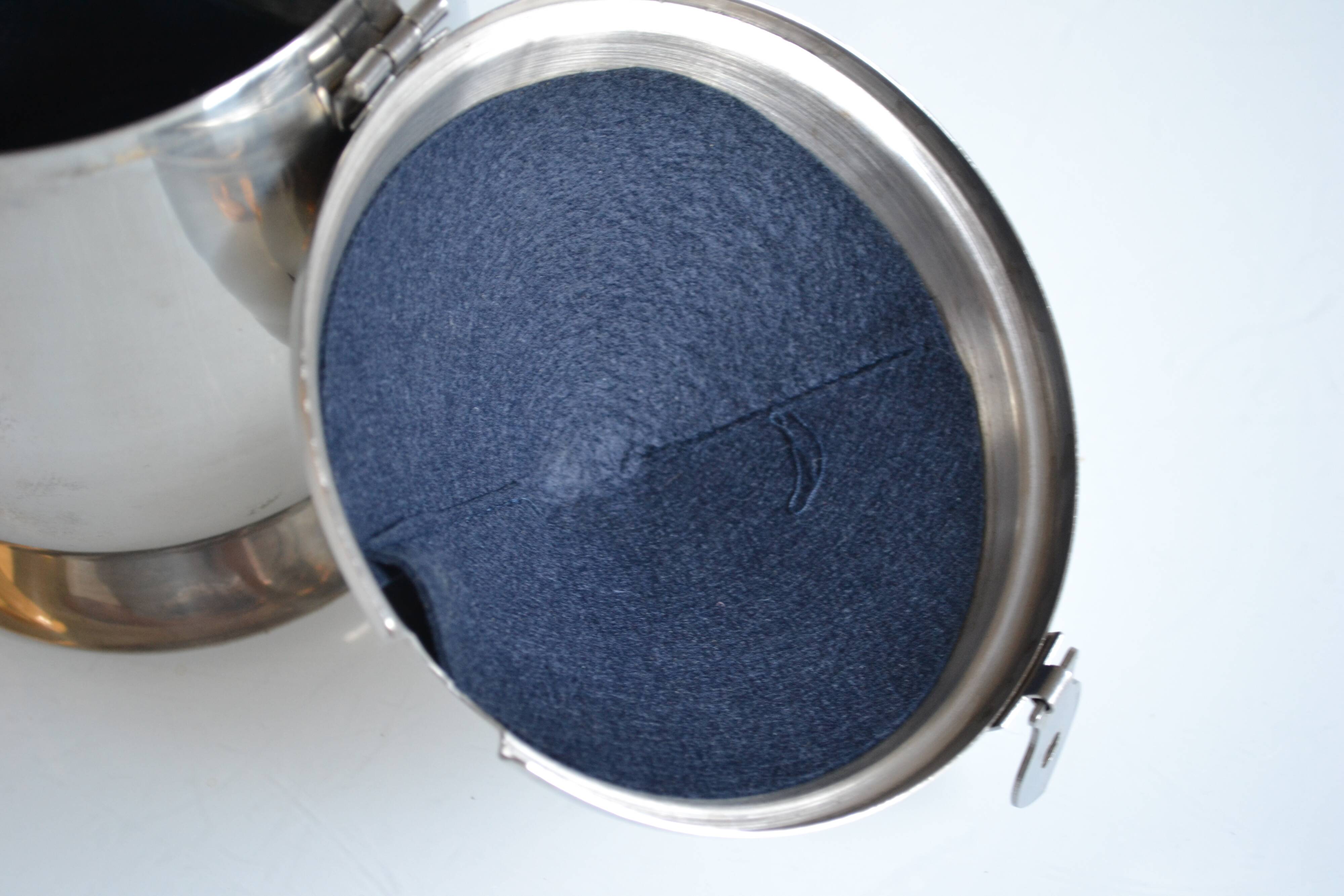 Insulated ceramic teapot with metal and felt 0.5 liters