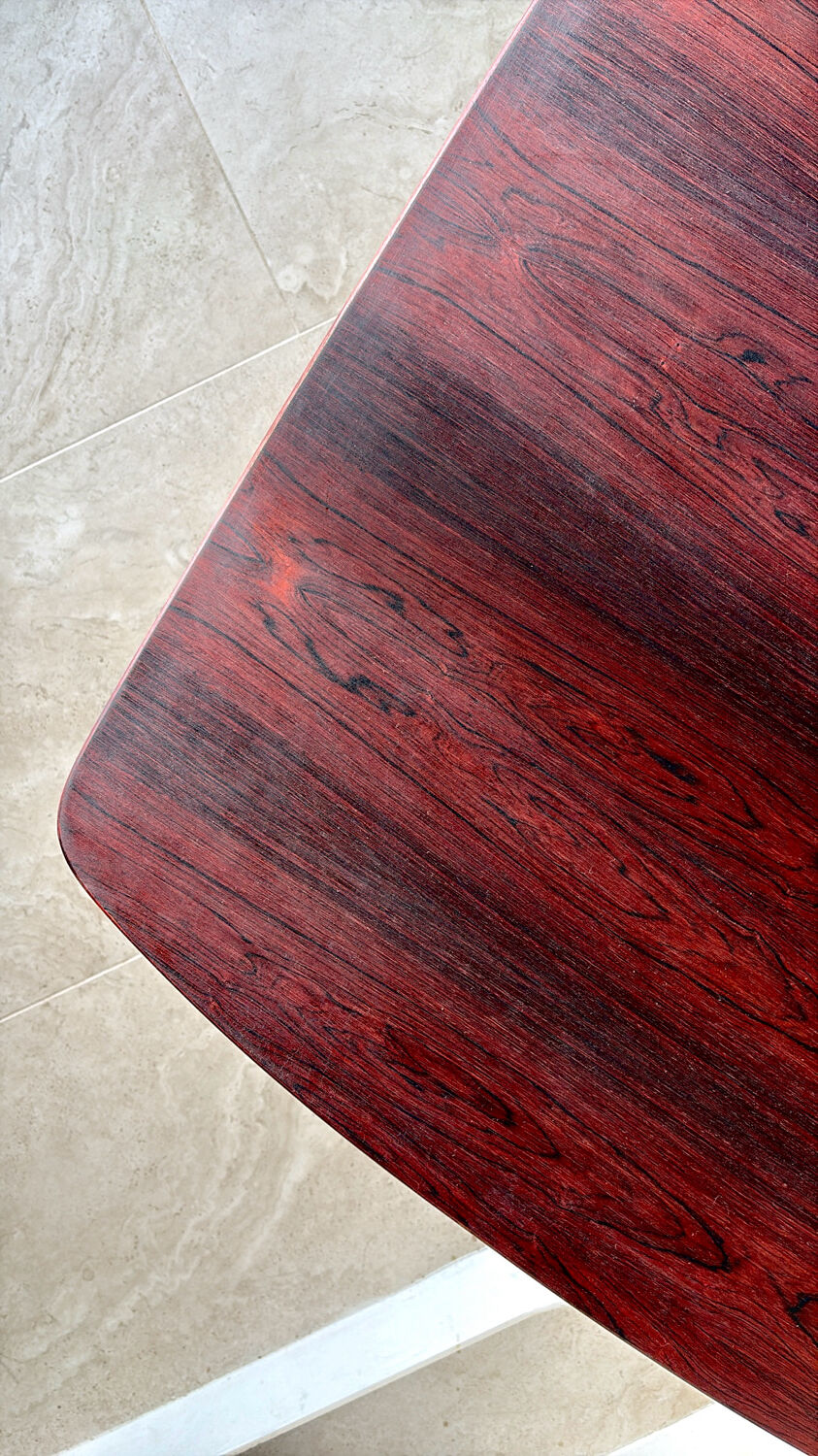 Dining table in rosewood