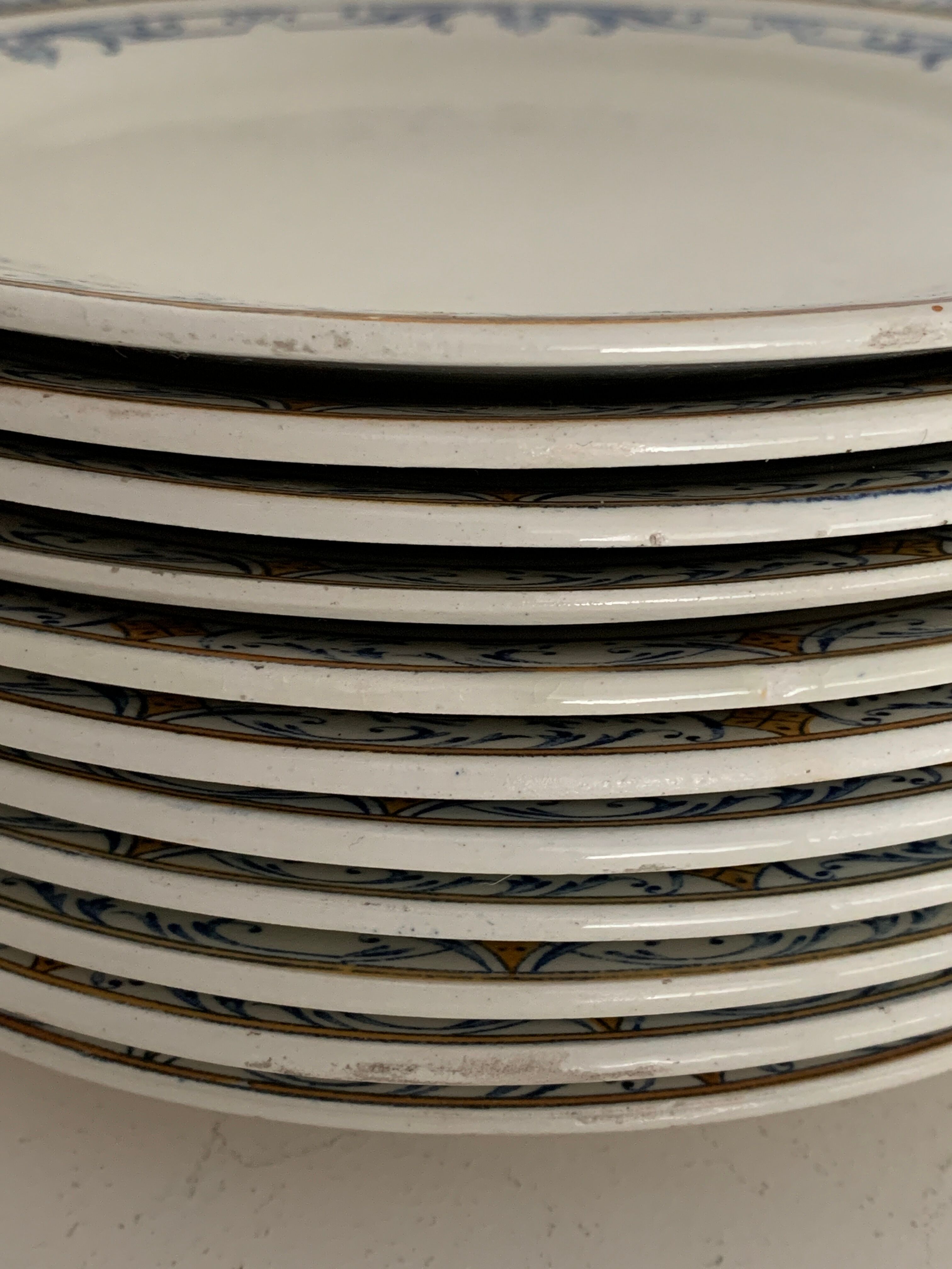 11 old Creil and Montereau dessert plates, Colbert service