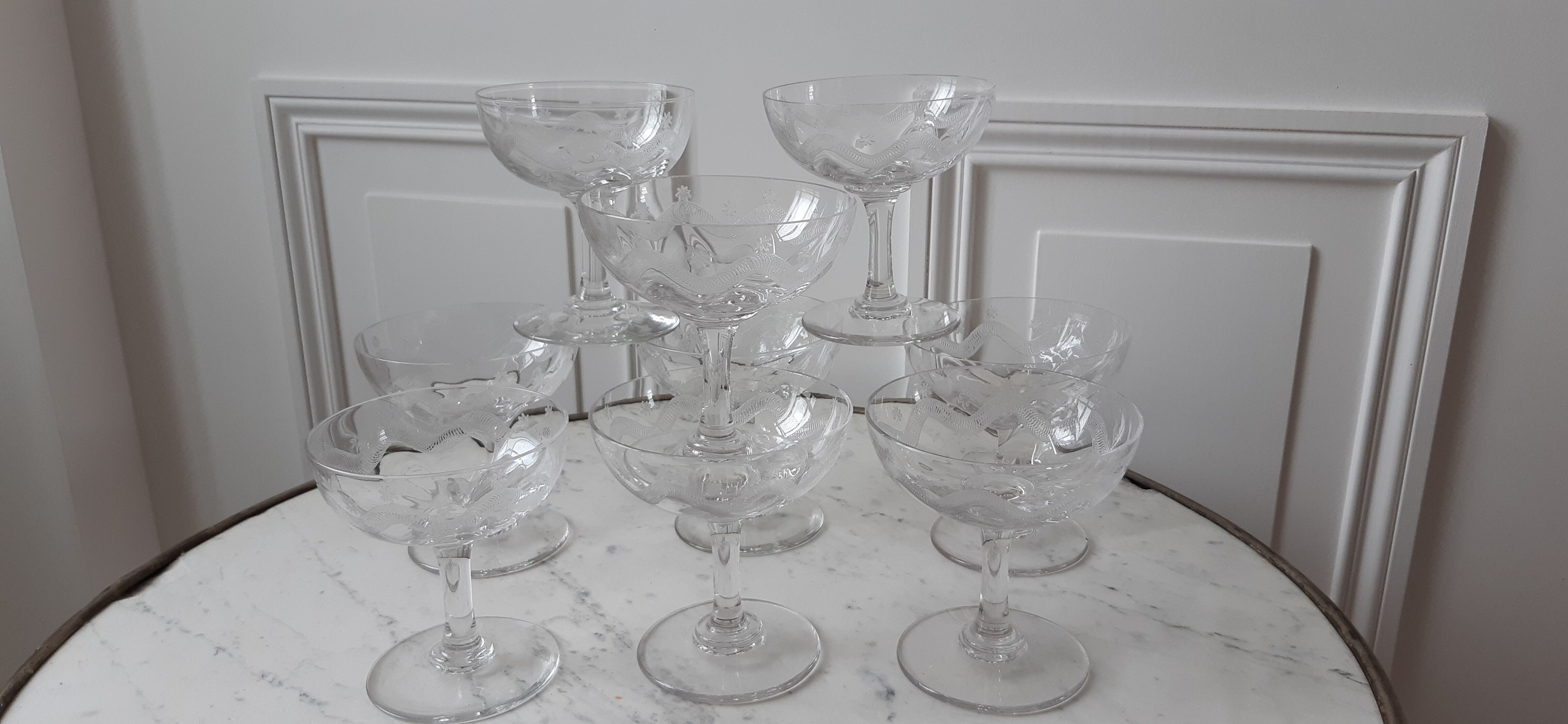 Set of 9 champagne glasses in crystal engraved XIXth