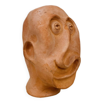 Terracotta head/bust, object of curiosity