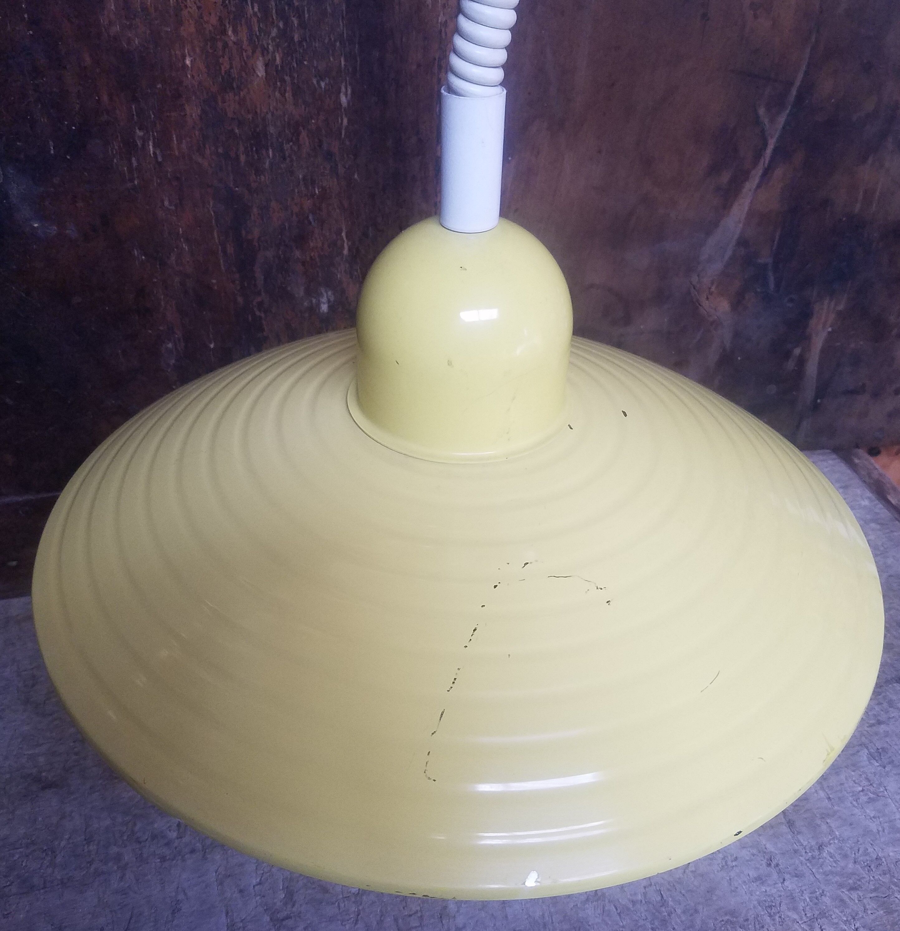 Hanging goes up and down yellow