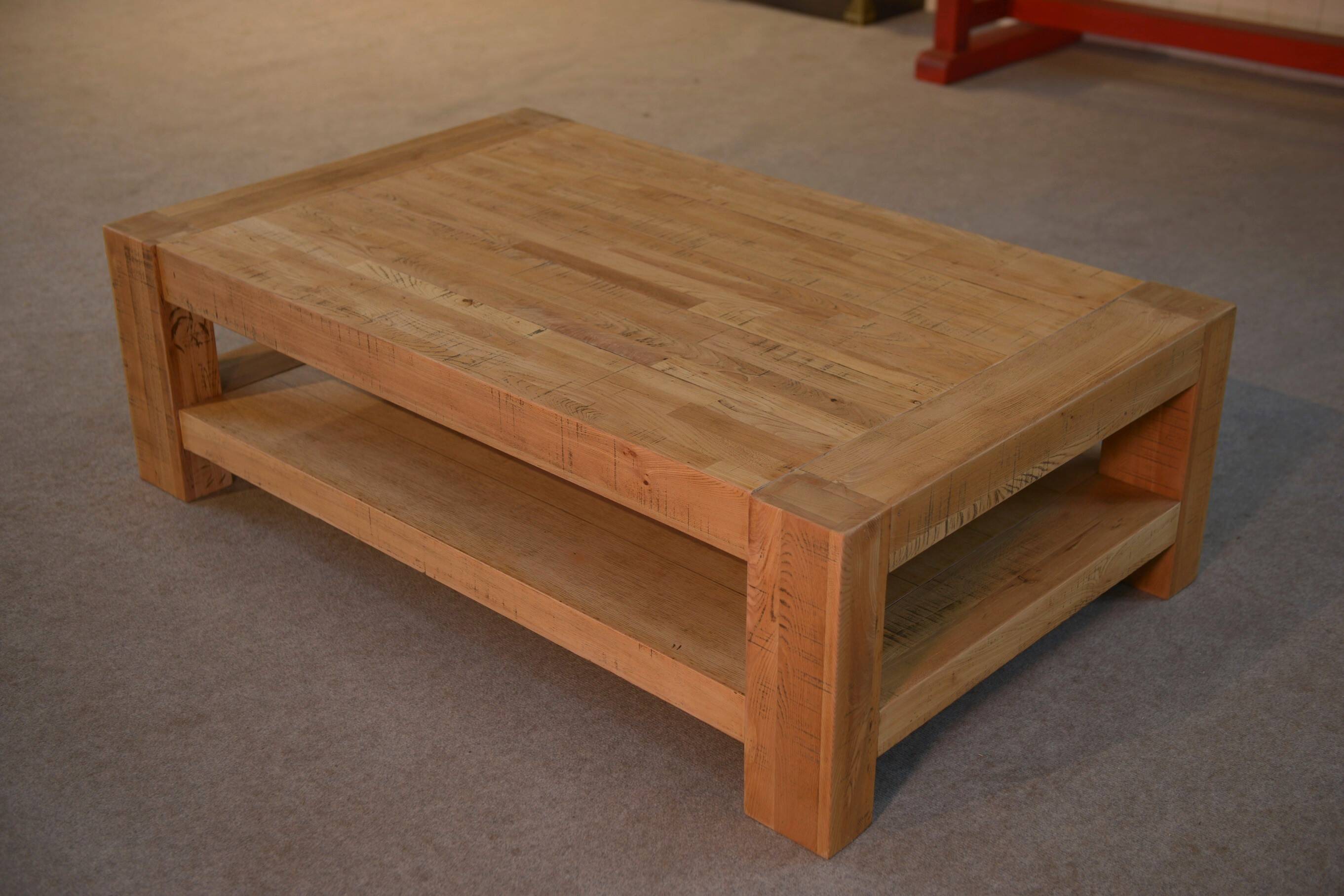 Coffee table in oak and oak veneer from Belgian manufacture