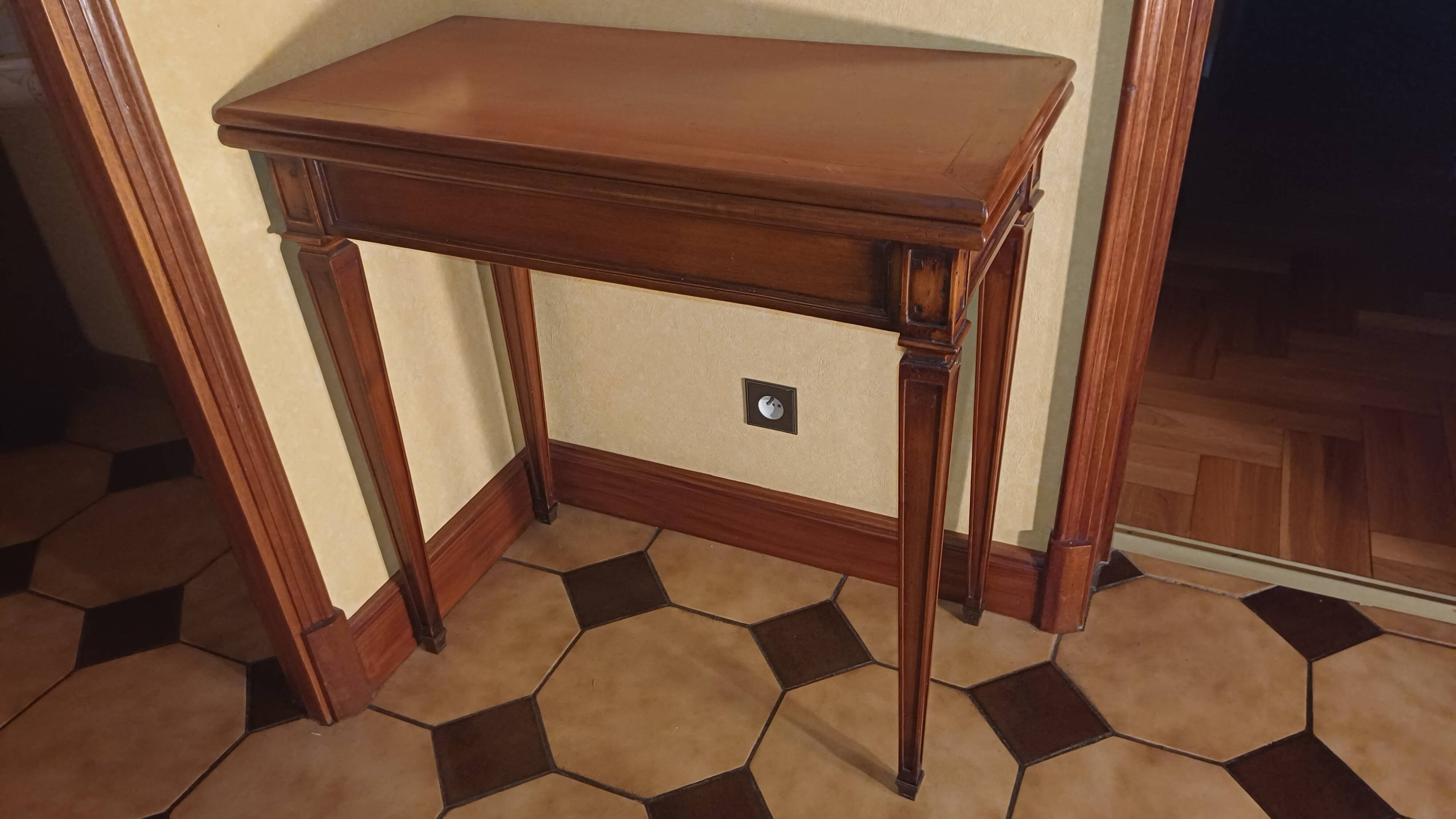 Table de jeux escamotable Louis Philippe