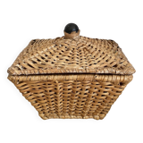 Straw box with lid