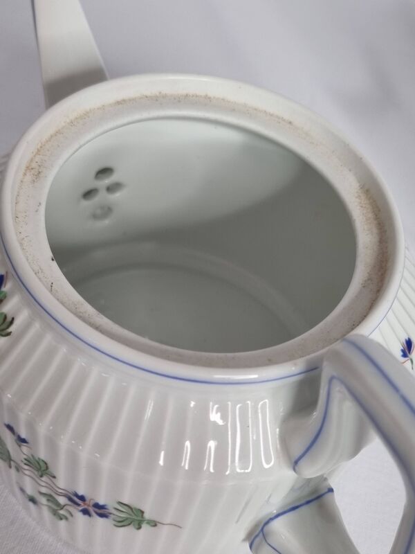 Service à thé ou café en porcelaine Pillivuyt modèle fleuri expo Paris 1900