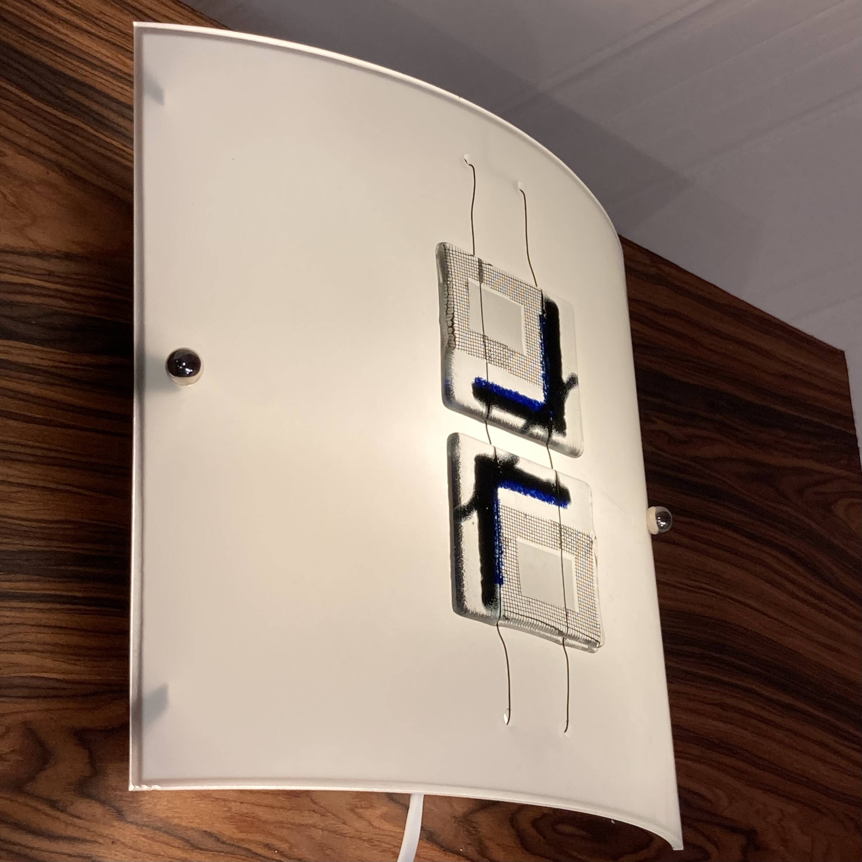 LARGE GLASS PASTE DESIGN WALL LIGHT.