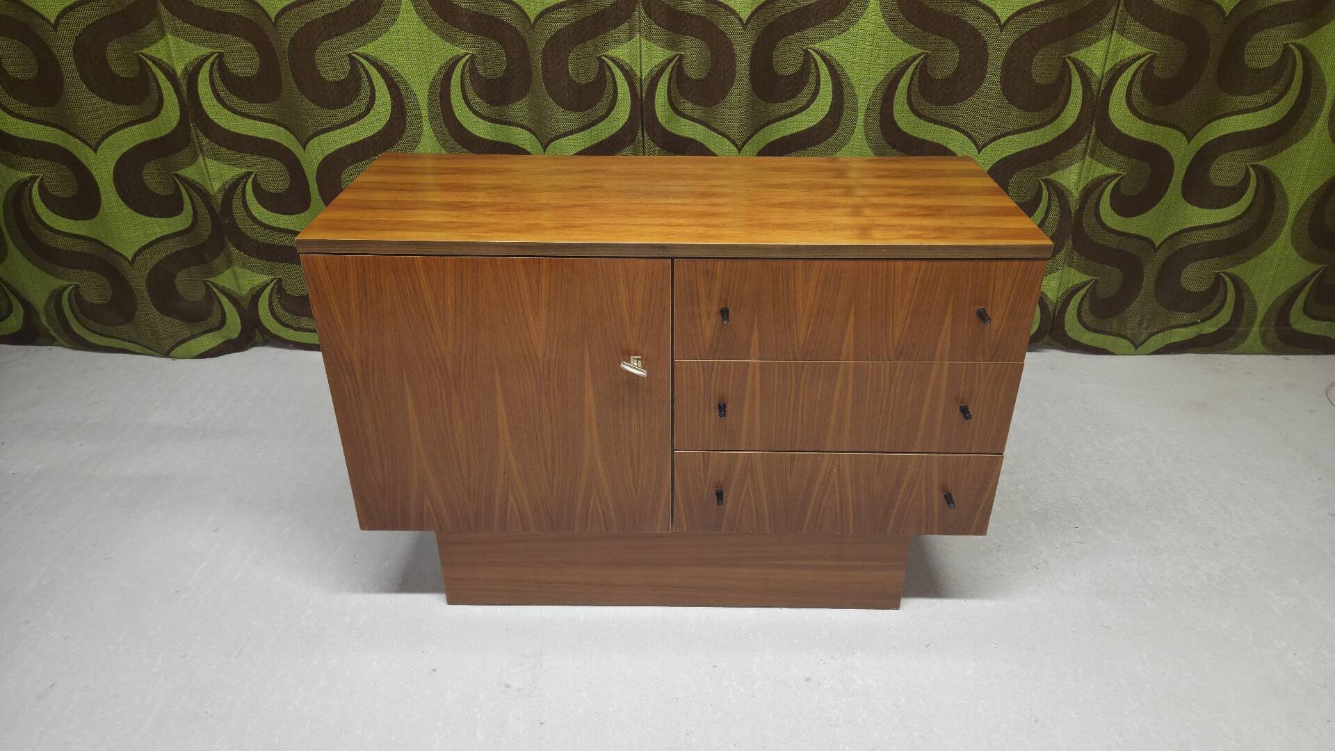 Vintage 1970s teak enfilade