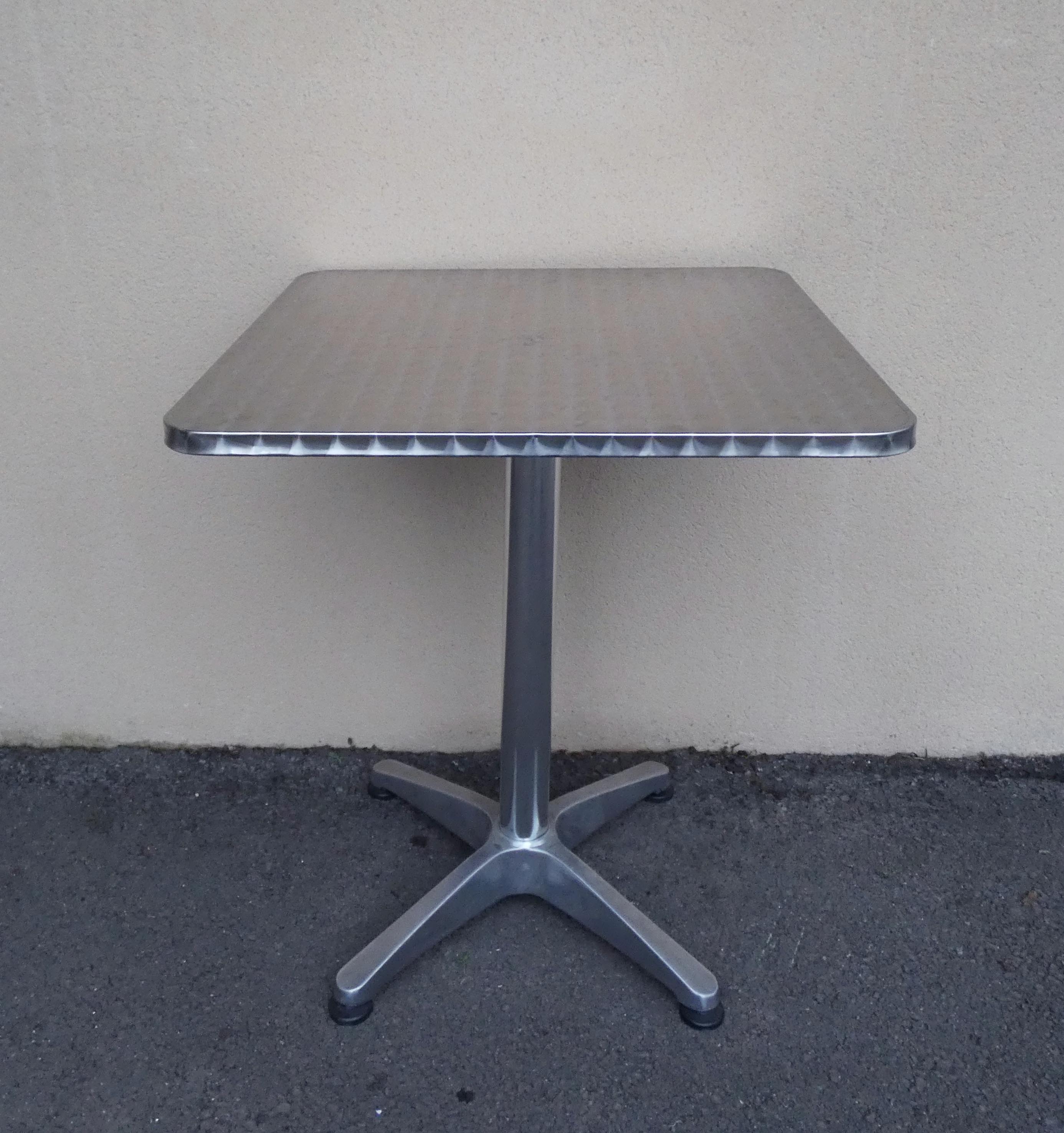 Table de bistrot aluminium extérieur jardin terrasse