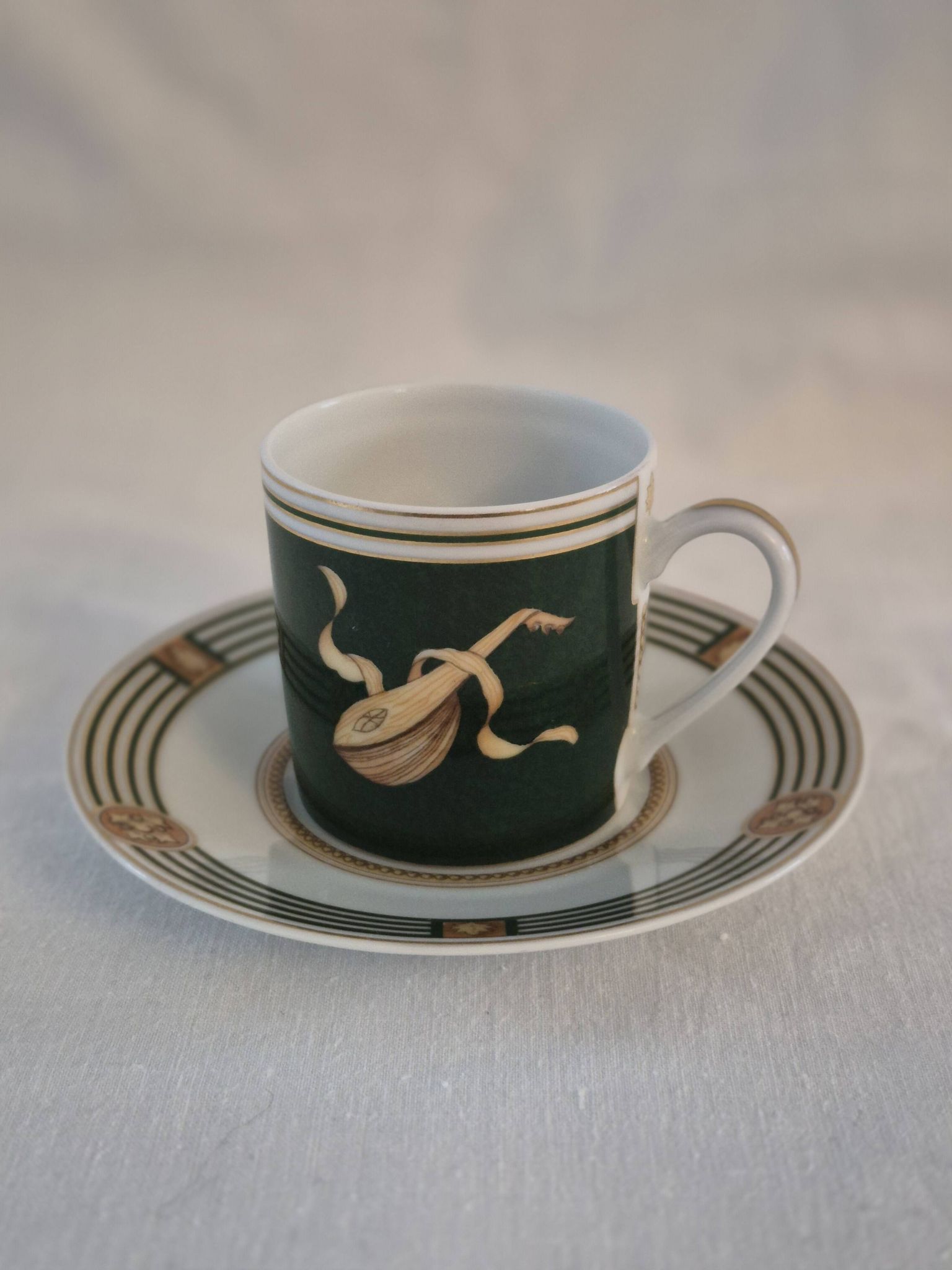 Litre porcelain cup from limoges bernardaud model kent a467