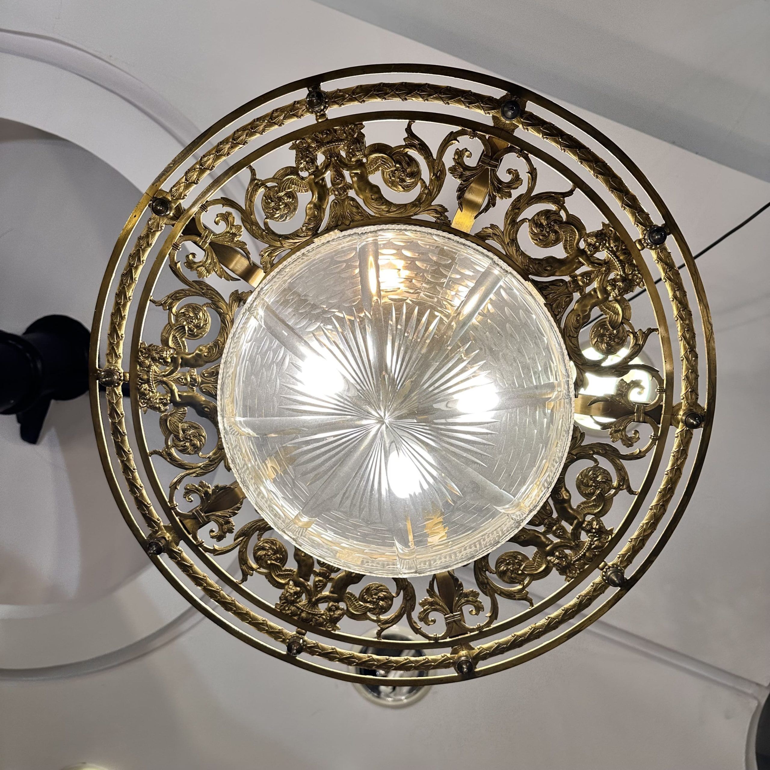 Ceiling light, gilded bronze and cut and frosted crystal, Art Nouveau, 1930s – France