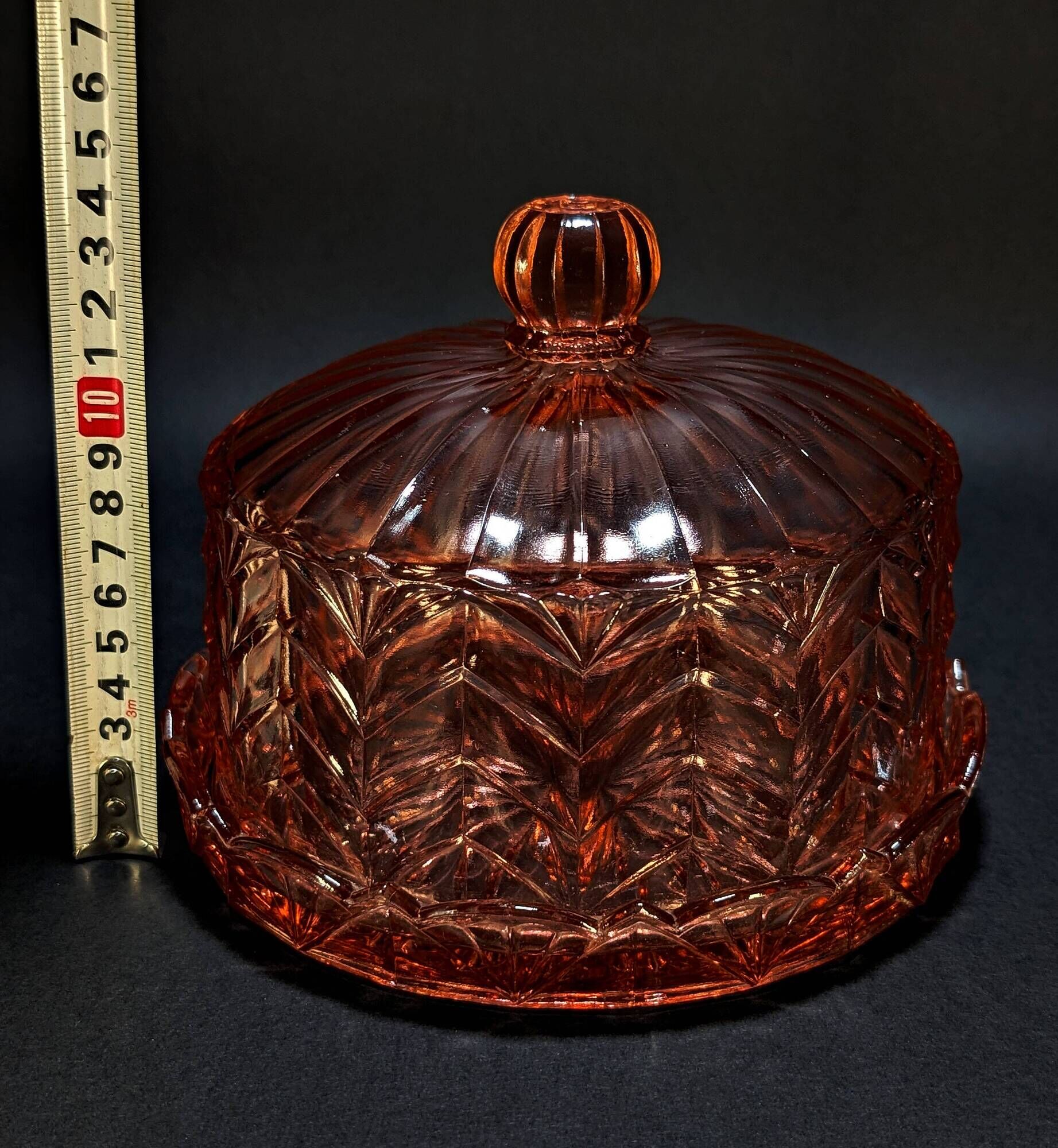 Small Art Deco Cake Dome in Rosaline (Depression Glass) 1930
