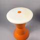 Ensemble de tabourets et table Space Age – Plastique orange et blanc, style italien vintage.